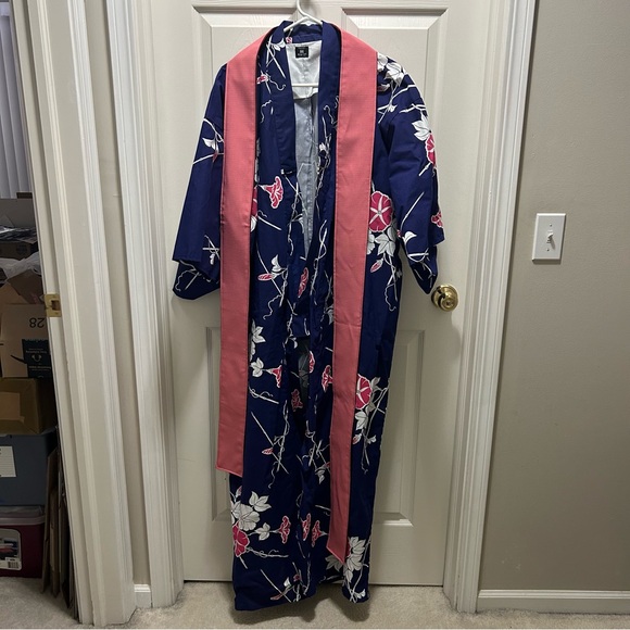 Japanese Kimono - Picture 1 of 6